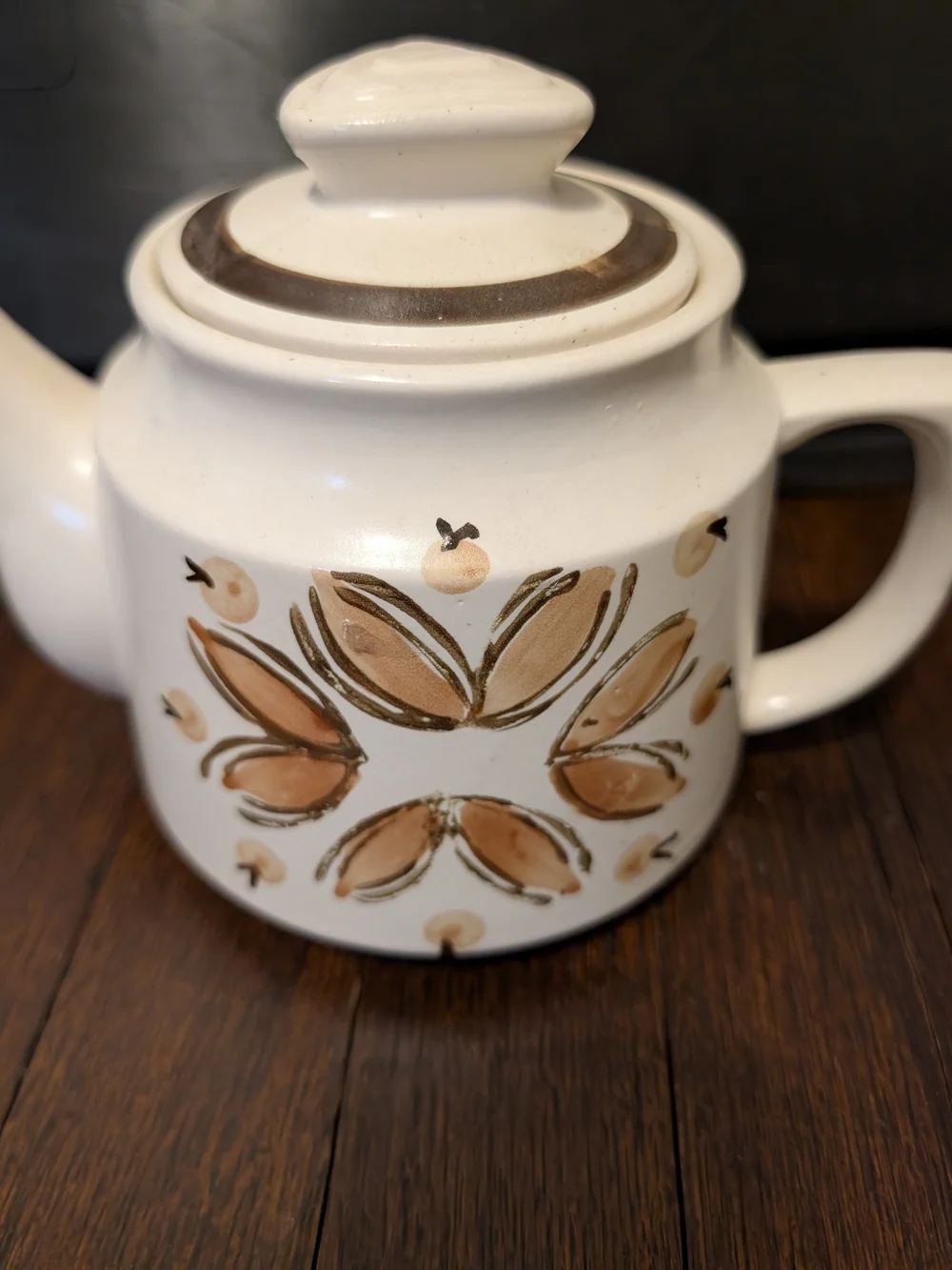 Ceramic Floral Teapot in Cream and Brown - Classic Kitchen Teapot